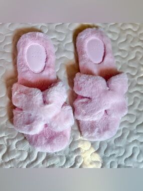 NEW a new day Fuzzy Pink Slippers Slides Women's 6 Bubblegum Pink